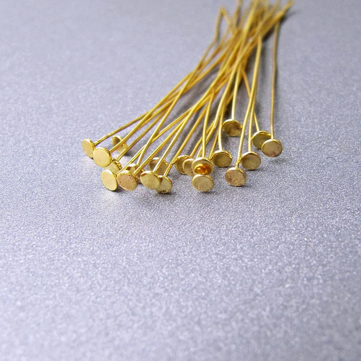 18k Gold 26ga Head Pin With 2.25mm Flat Top • 0.40mm Wire • 3cm / 4cm / 5cm Long • Solid 18 Carat Gold Headpin • Tariff Free Delivery To Usa 18k Gold 26ga Head Pin With 2.25mm Flat Top • 0.40mm Wire • 3cm / 4cm / 5cm Long • Solid 18 Carat Gold Headpin • Tariff Free Delivery To Usa