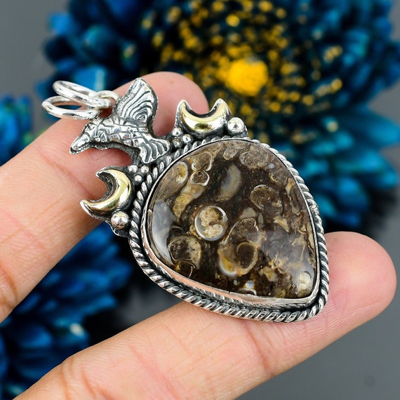 Turritella Agate Bird Pendant: Sterling Silver Gemstone Jewelry