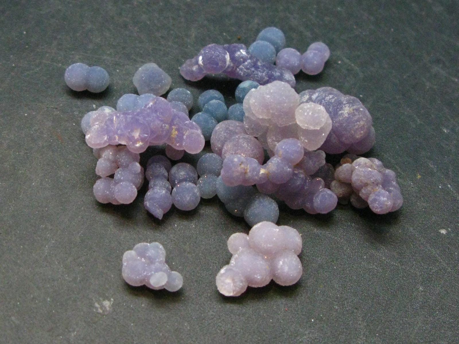 Lot Of 25 Purple Grape Agate Clusters From Indonesia Lot Of 25 Purple Grape Agate Clusters From Indonesia