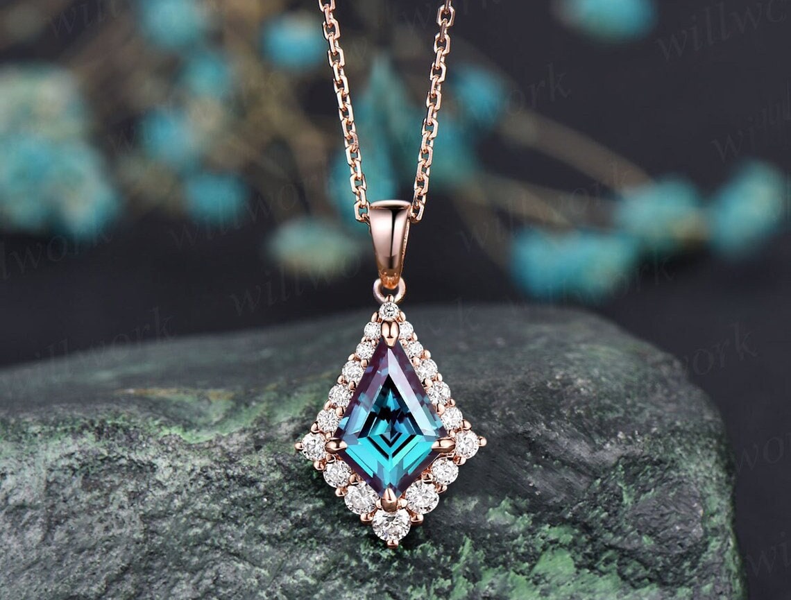 Kite Cut Alexandrite Necklace Unique Halo Snowdrift Moissanite Necklace Pendant Rose Gold Women Mother Bridal Promise Anniversary Gift