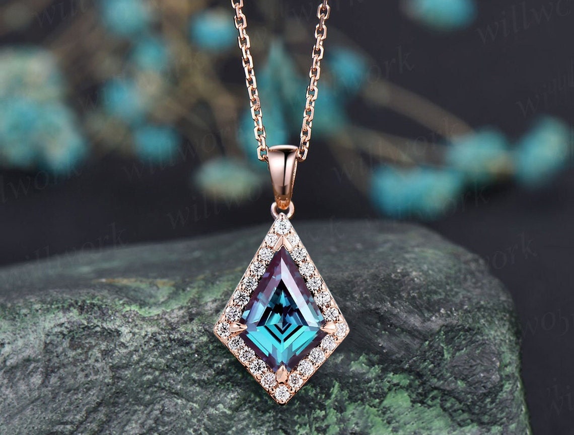 Vintage Kite Cut Alexandrite Necklace 14k Rose Gold June Birthstone Dainty Halo Moissanite Diamond Pendant Gift For Women Jewelry Vintage Kite Cut Alexandrite Necklace 14k Rose Gold June Birthstone Dainty Halo Moissanite Diamond Pendant Gift For Women Jewelry