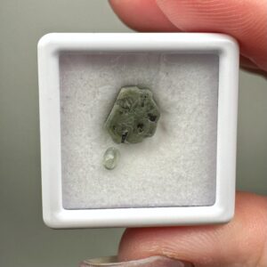 Alexandrite Set | Raw & Polished | - #4 (raw Green Crystal Specimen, Crown Chakra, Healing Stone)