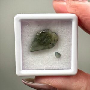 Alexandrite Set | Raw & Polished | - #6 (raw Green Crystal Specimen, Crown Chakra, Healing Stone)