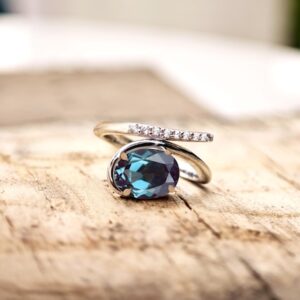 Alexandrite Engagement Ring For Women 925 Silver Alexandrite Wedding Ring Antique Gemstone Statement Ring Vintage Bridal Ring Gift For Her