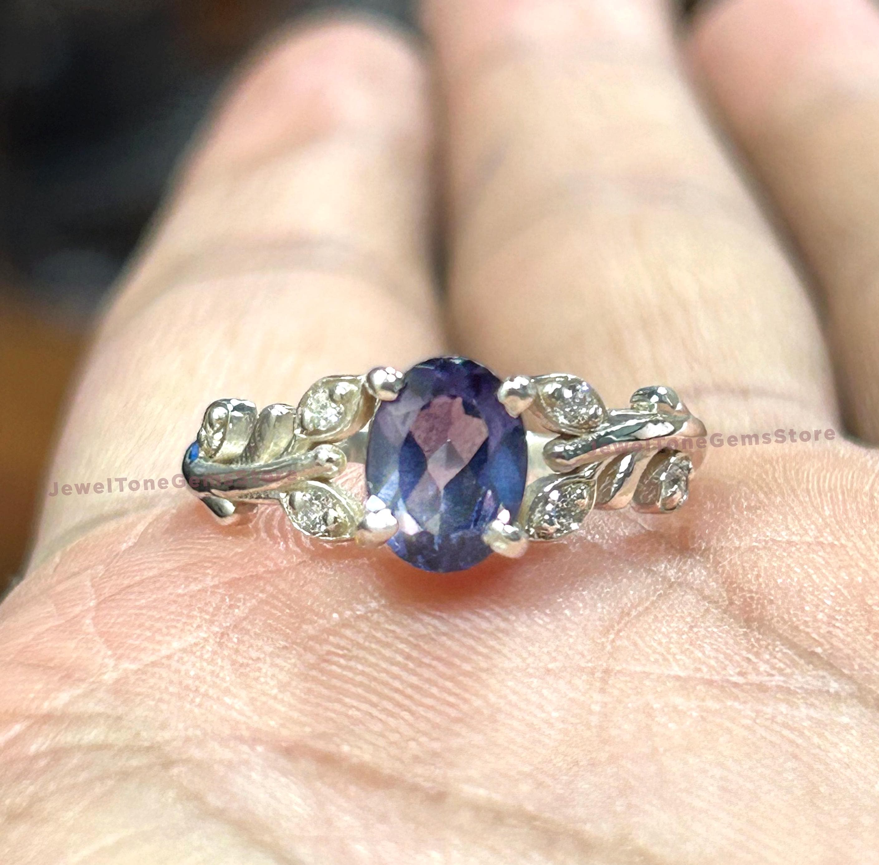Vintage Alexandrite Ring: 925 Sterling Silver, Elegant Leaf Design