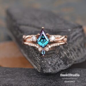 Vintage Alexandrite Engagement Ring Set Kite Cut Ring Rose Gold Art Deco Marquise Alexandrite Ring Three Stone Moissanite Wedding Ring Set