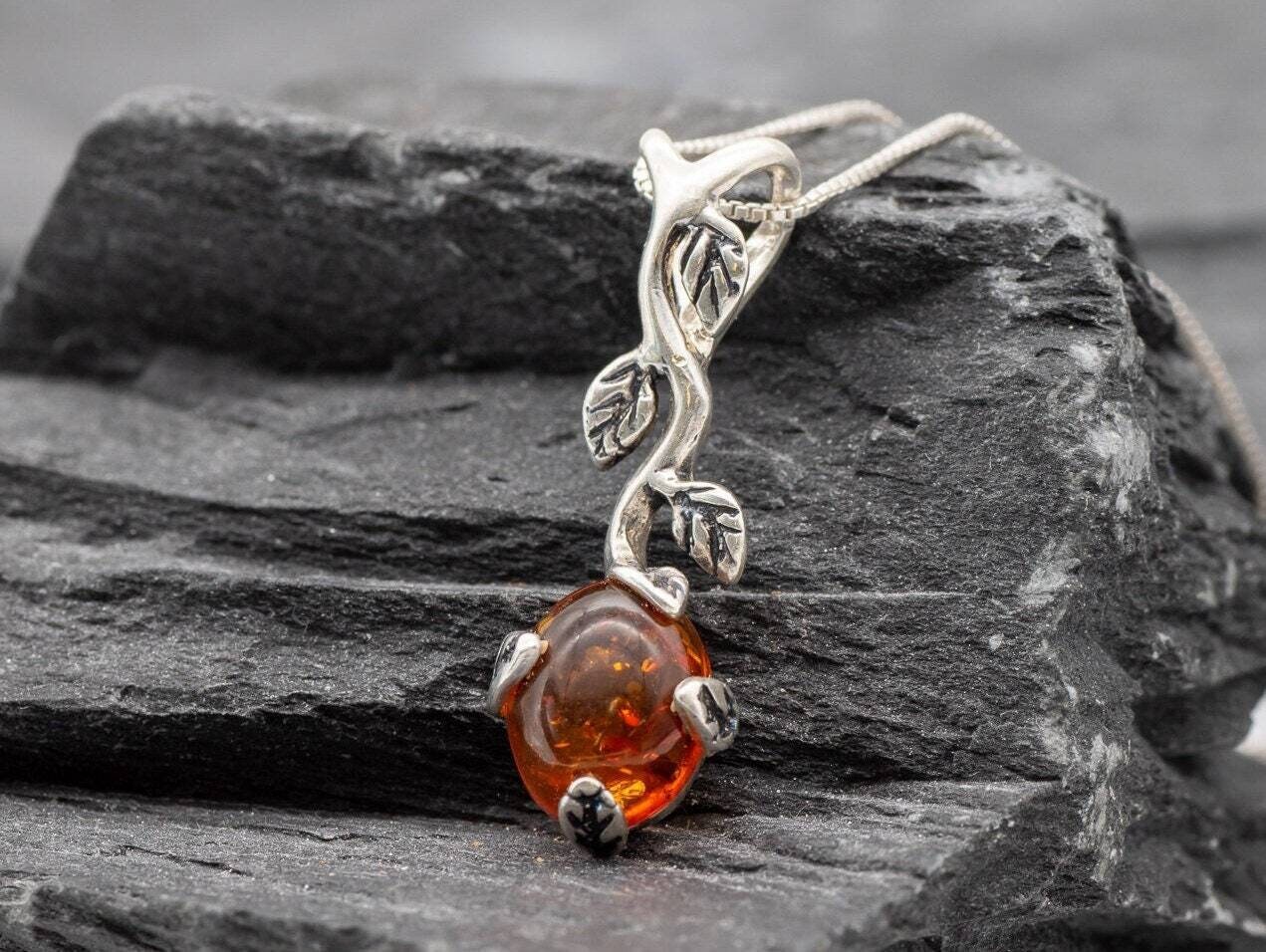 Amber Pendant, Leaf Amber Pendant, Natural Amber, Amber Necklace, Amber Pendant Vintage, Sterling Silver Amber Pendant, Solid Silver Pendant Amber Pendant, Leaf Amber Pendant, Natural Amber, Amber Necklace, Amber Pendant Vintage, Sterling Silver Amber Pendant, Solid Silver Pendant
