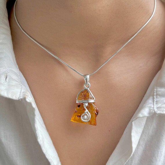 Raw Amber Pendant Necklace / 925 Sterling Silver / Healing Gemstone / Gifts For Her / Fancy  / Raw Amber Statement Jewellery / Amb-p-41.