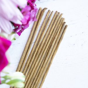Amber Musk Incense Sticks – Sweet, Earthy And Warm Aromatic Blend For Grounding, Calm And Energy Work | 15g Pack For Ritual Or Relaxation