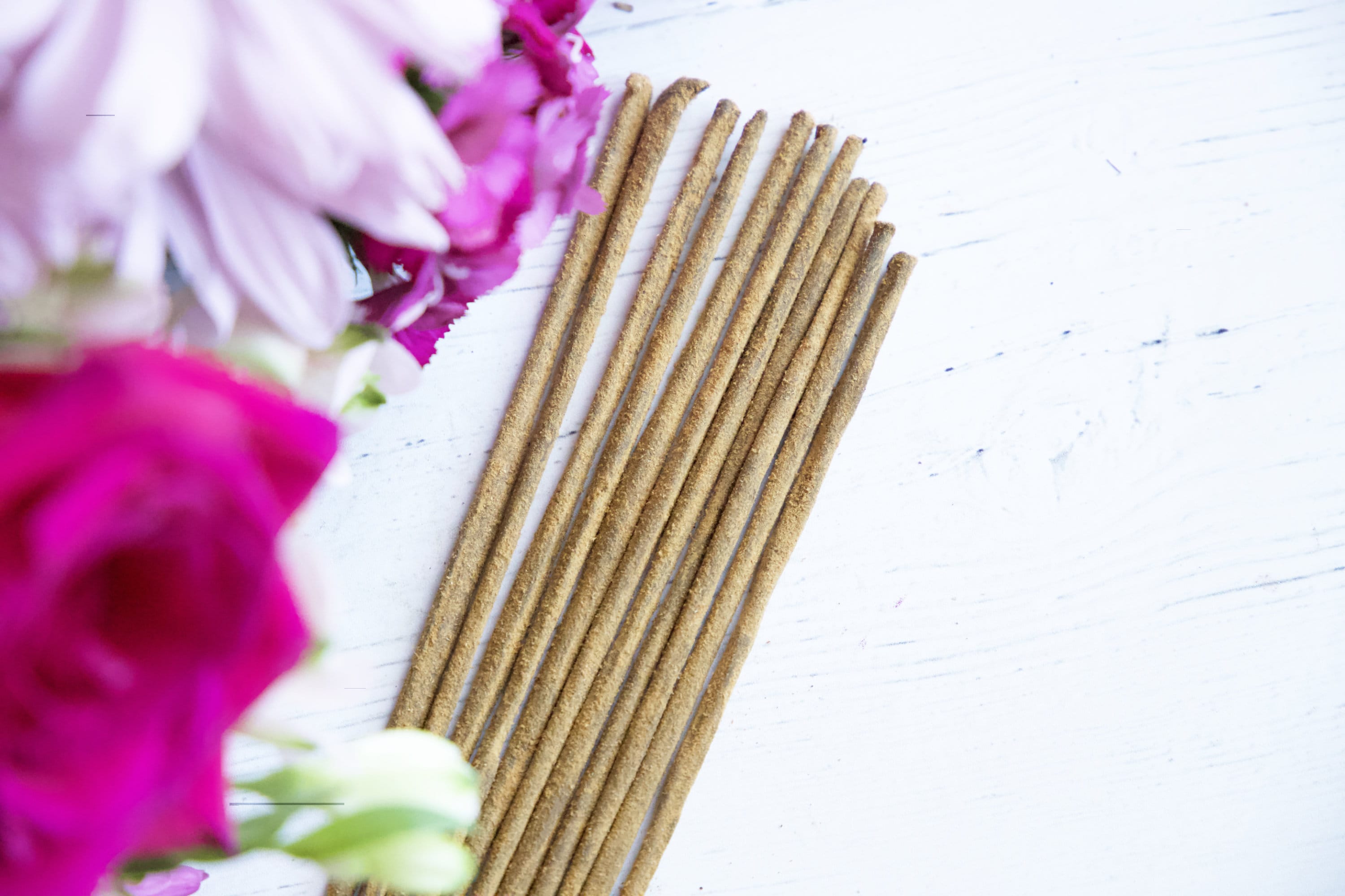 Amber Musk Incense Sticks – Sweet, Earthy And Warm Aromatic Blend For Grounding, Calm And Energy Work | 15g Pack For Ritual Or Relaxation
