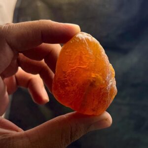 Honey Amber Rough Stone | Transparent fossil Resin 44.8g 57x43x38mm
