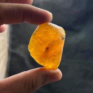Loose Amber Rough Stone | Transparent Golden Fossil Resin 15.2g 43x30x17mm