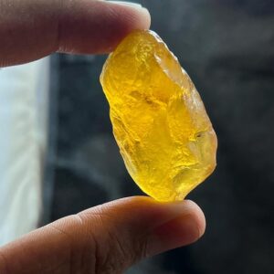 Honey Amber Rough Stone | Transparent Mineral 15.2g 47x26x24mm