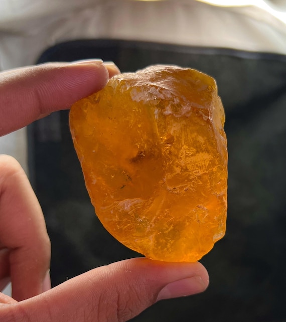 Yellow Amber Rough Stone | Transparent With Insect Inclusion 89.4g 70x50x54mm