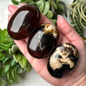 Amber Palmstone | S-xl | - No. 854 (polished Yellow Crystal Pocket Stone Palm, Solar Plexus Chakra, Confidence)