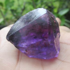 Amethyst Crystal Point Specimen: Natural Purple Healing Stone Amethyst Crystal Point Specimen: Natural Purple Healing Stone