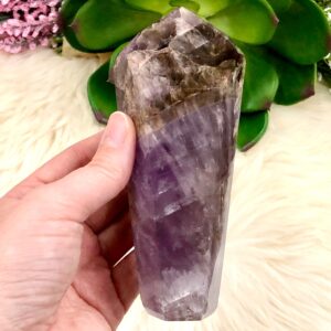 Super Seven Crystal Tower 130mm Atr - Melody Stone - Reiki Healing Crystal - Crown Chakra - Third Eye Chakra - Amethyst Cacoxenite Super Seven Crystal Tower 130mm Atr - Melody Stone - Reiki Healing Crystal - Crown Chakra - Third Eye Chakra - Amethyst Cacoxenite