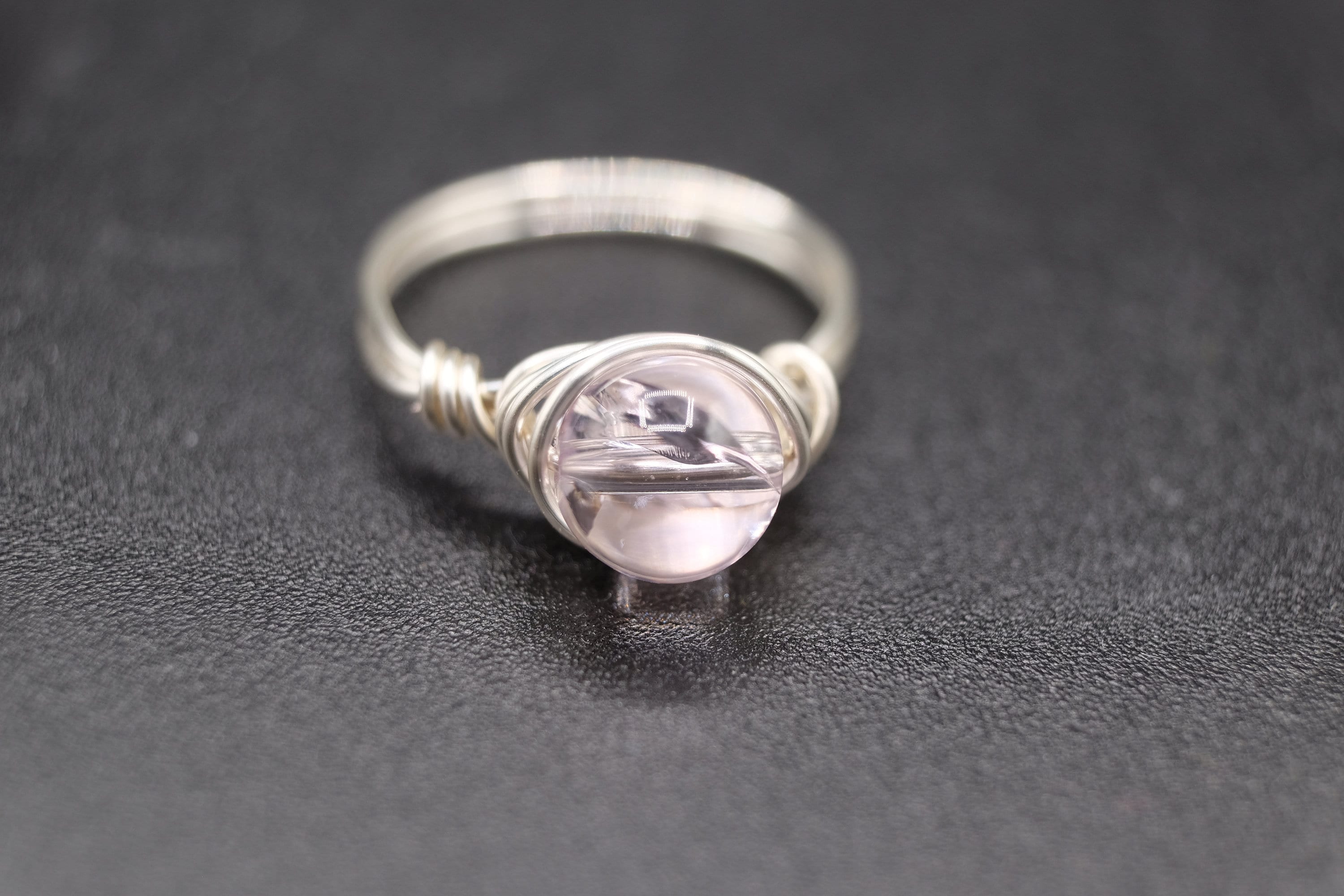 Aaaa All-rainbow Inclusion Amethyst Natural 8mm Rainbow Quartz Prism Aura Crystal Clear Wire Wrapped 20 Gauge Silver Ring
