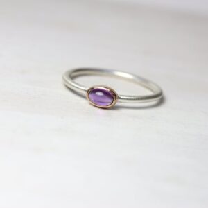 Tiny Amethyst Ring 14k Rose Gold Silver Boho February Birthstone Delicate Purple Gemstone Stackable Oval Cabochon Gem Dainty Band - Veilchen