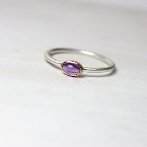 Tiny Amethyst Ring 14k Rose Gold Silver Boho February Birthstone Delicate Purple Gemstone Stackable Oval Cabochon Gem Dainty Band - Veilchen