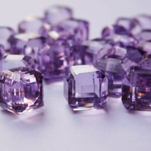 Faceted Amethyst Cube, AAA Brazilian Gemstone (10mm)
