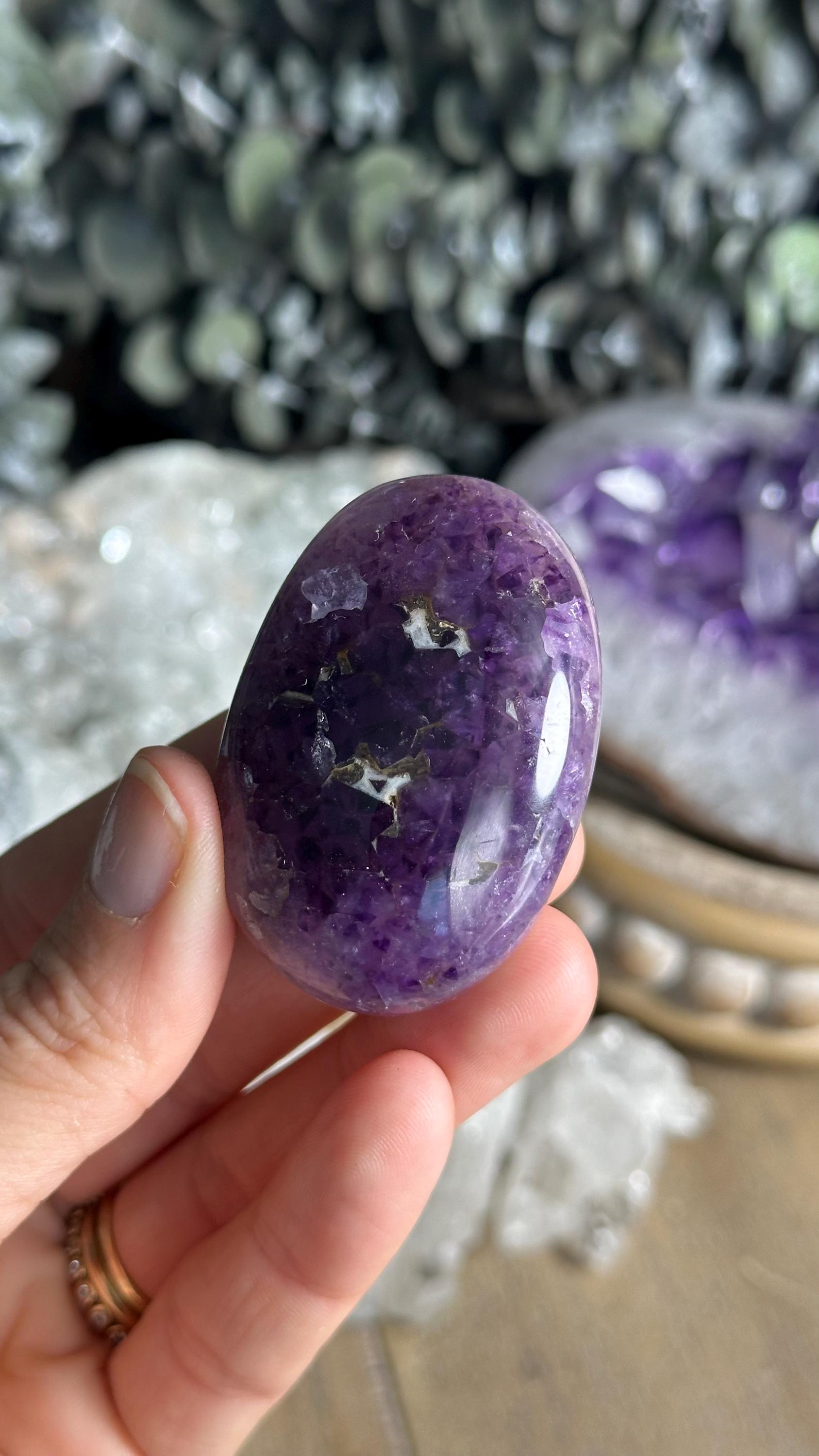 Gemmy Amethyst Palm Stone
