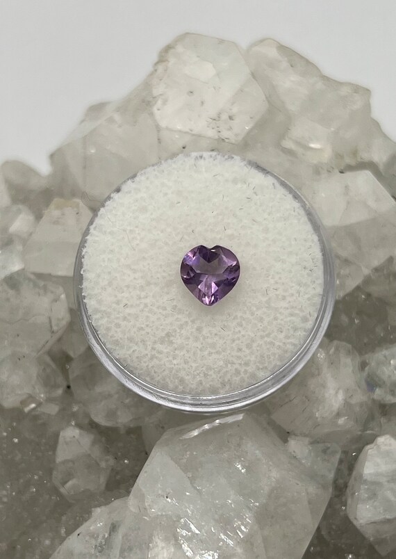 Violet Amethyst Heart -7mm