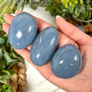 Angelite Palmstone | Xs-l | - No. 113 (polished Blue Crystal Pocket Stone Palm, Throat Chakra, Peace) Angelite Palmstone | Xs-l | - No. 113 (polished Blue Crystal Pocket Stone Palm, Throat Chakra, Peace)