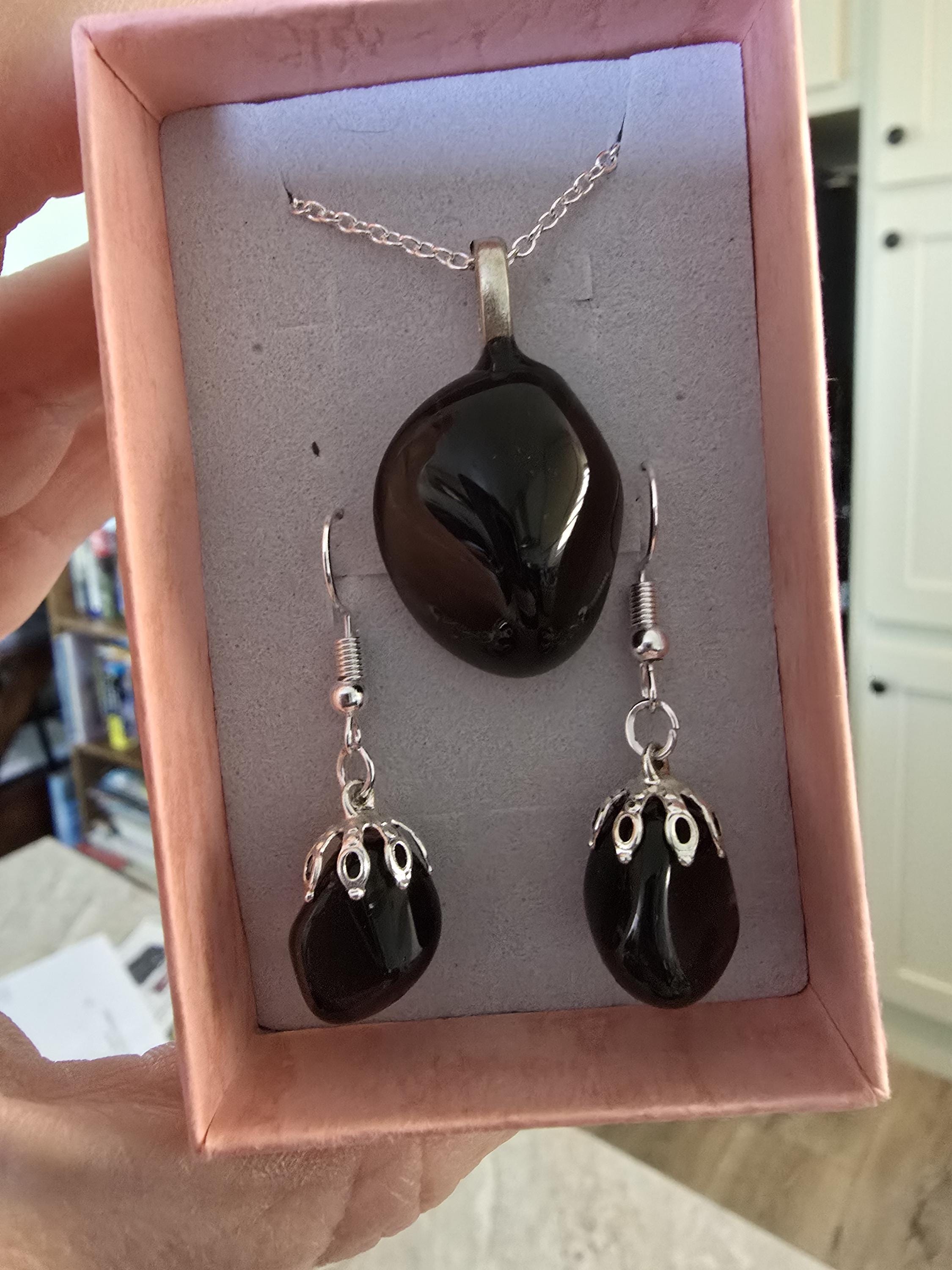 Authentic Apache Tear Neclace And Dangle Earrings Authentic Apache Tear Neclace And Dangle Earrings