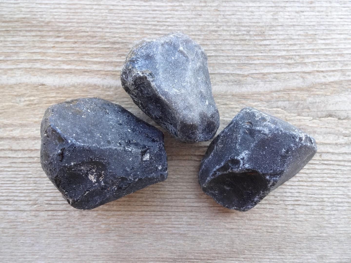 Apache Tears Large Stone, Natural Obsidian Nodule, Raw Apache Tears, Collectible Minerals, Rocks & Geodes Specimen, Protection Altar Crystal Apache Tears Large Stone, Natural Obsidian Nodule, Raw Apache Tears, Collectible Minerals, Rocks & Geodes Specimen, Protection Altar Crystal