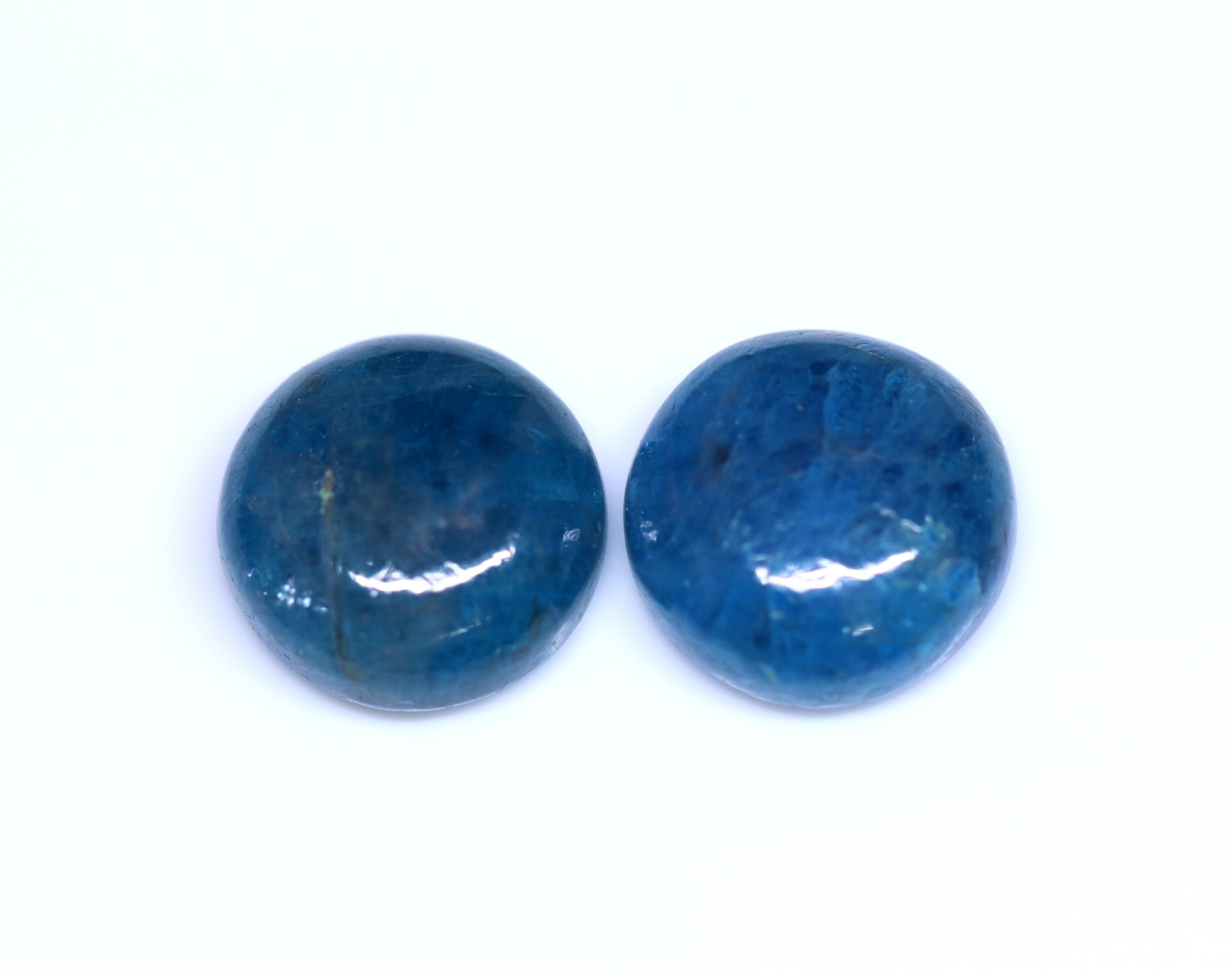 Neon Apatite Cabochon: Aaa++ Quality Round Loose Gemstone (15 Mm, 28.90 Carat) Neon Apatite Cabochon: Aaa++ Quality Round Loose Gemstone (15 Mm, 28.90 Carat)