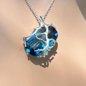 Royal Blue Apatite Gem Necklace / May Birthstone / Sterling Silver / Huge 29 Carat 25.15 X 16 Mm X 9.50mm Natural Apatite/ Sapphire Blue Royal Blue Apatite Gem Necklace / May Birthstone / Sterling Silver / Huge 29 Carat 25.15 X 16 Mm X 9.50mm Natural Apatite/ Sapphire Blue