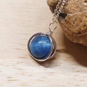 Small Apatite Pendant. Sterling Silver 3d Circle Frame Necklace. Reiki Jewelry Uk. Gemini Jewelry. Minimalist Jewellery. 10mm Stone.