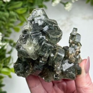Green Apatite | 191g | - #1 (raw Crystal Specimen, Heart Chakra, Healing Stone, Love)