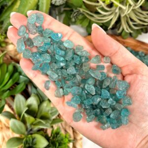 Mini Neon Blue Apatite | S, L | - No. 244 (raw Crystal Specimen, Throat Chakra, Healing Stone, Peace)