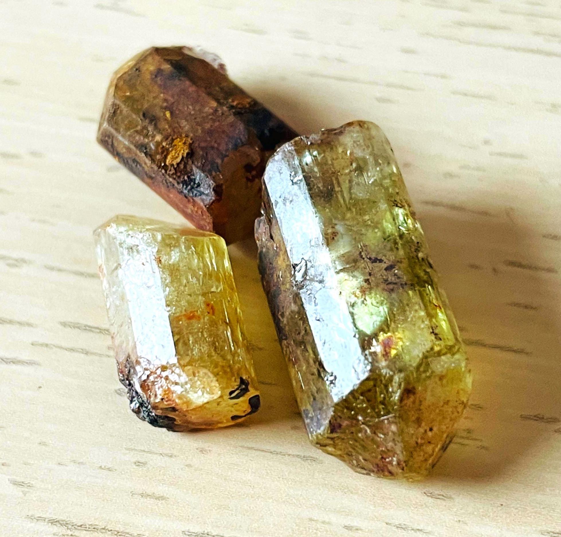Xs Dark Brown Yellow Apatite Crystal (8.8g) 3 Pieces Gold Raw Apatite Natural Durango Mexico Gem Stones Rough Crystal