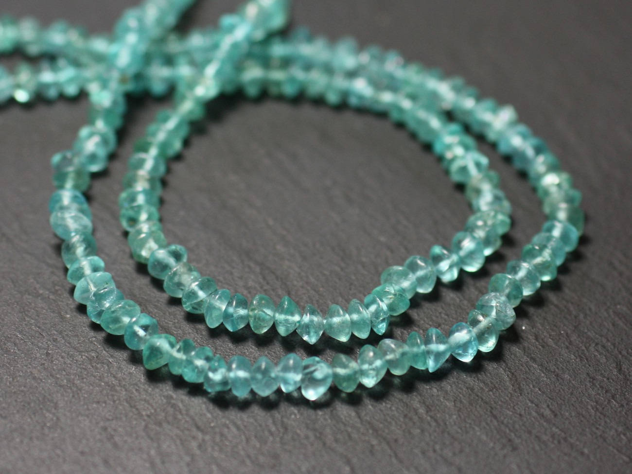 Fil 32cm 110pc Env - Perles De Pierre - Apatite Claire Rondelles Bouliers 3-5mm - 8741140013056