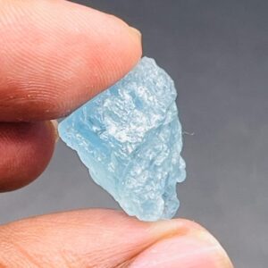 AAA Deep Sea Aquamarine Rough Natural Aquamarine Rough Gemstone Raw Aquamarine For Jewelry Making best quality 20 caret AAA Deep Sea Aquamarine Rough Natural Aquamarine Rough Gemstone Raw Aquamarine For Jewelry Making best quality 20 caret