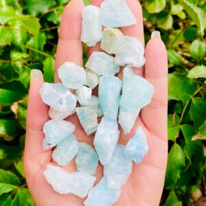 Raw Aquamarine Crystal: Light Blue Beryl Gemstone (20-35mm)