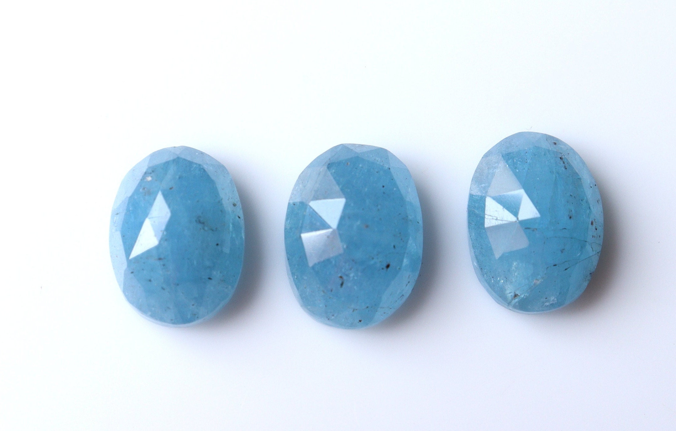Faceted Oval Aquamarine Loose Gemstone: Wholesale Jewelry