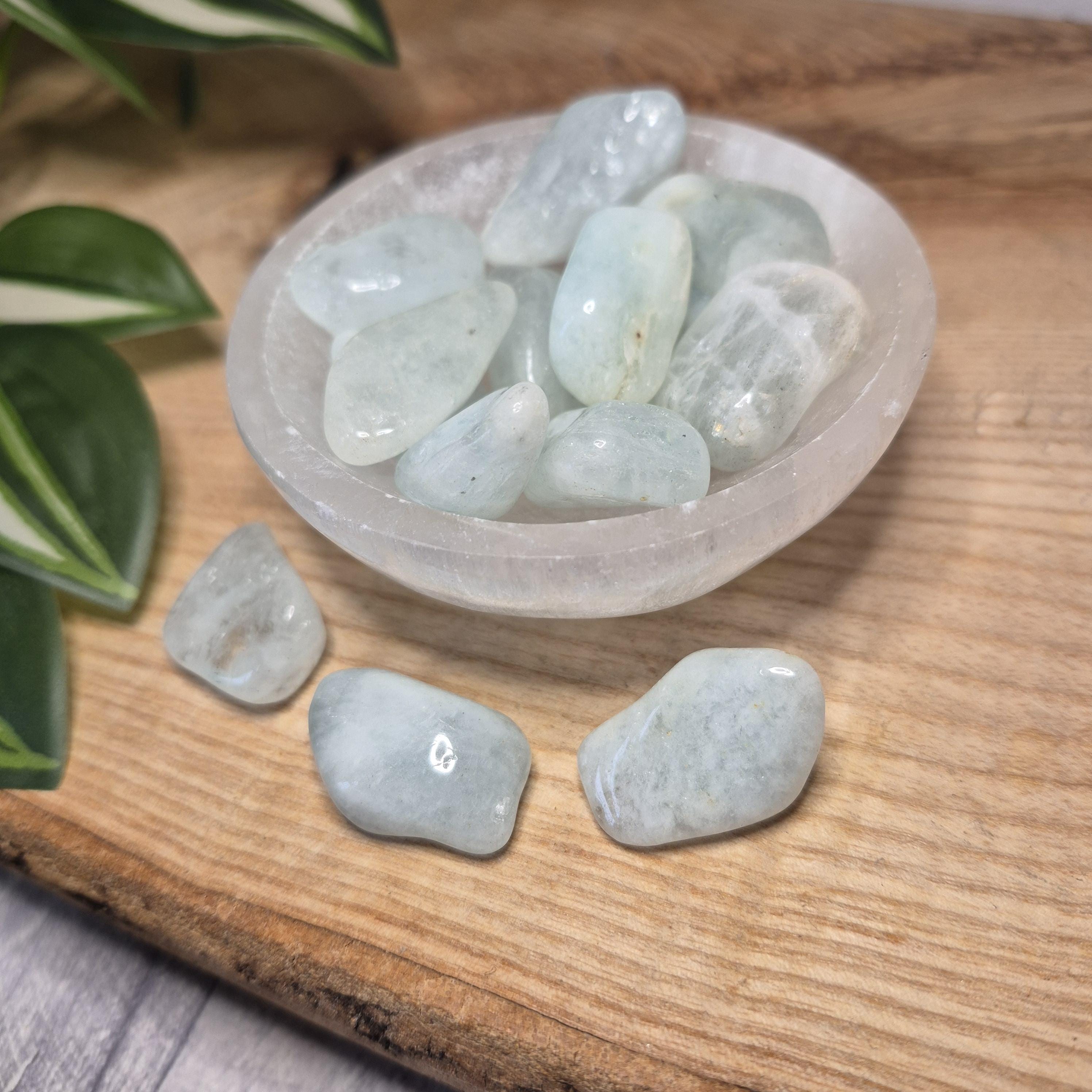 Blue Aquamarine Gemstone Tumbled Stone 20-30mm Blue Aquamarine Gemstone Tumbled Stone 20-30mm