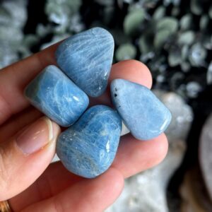 Tumbled Aquamarine , Aquamarine Pebble