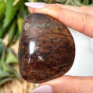 Astrophyllite Palmstone | 49g | - #3 (polished Brown Crystal Pocket Stone Palm, Healing Stone, Crown Chakra, Manifest)