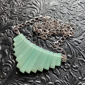 Green Aventurine Crystal Stone And Silver Chain Collar Graduated Necklace