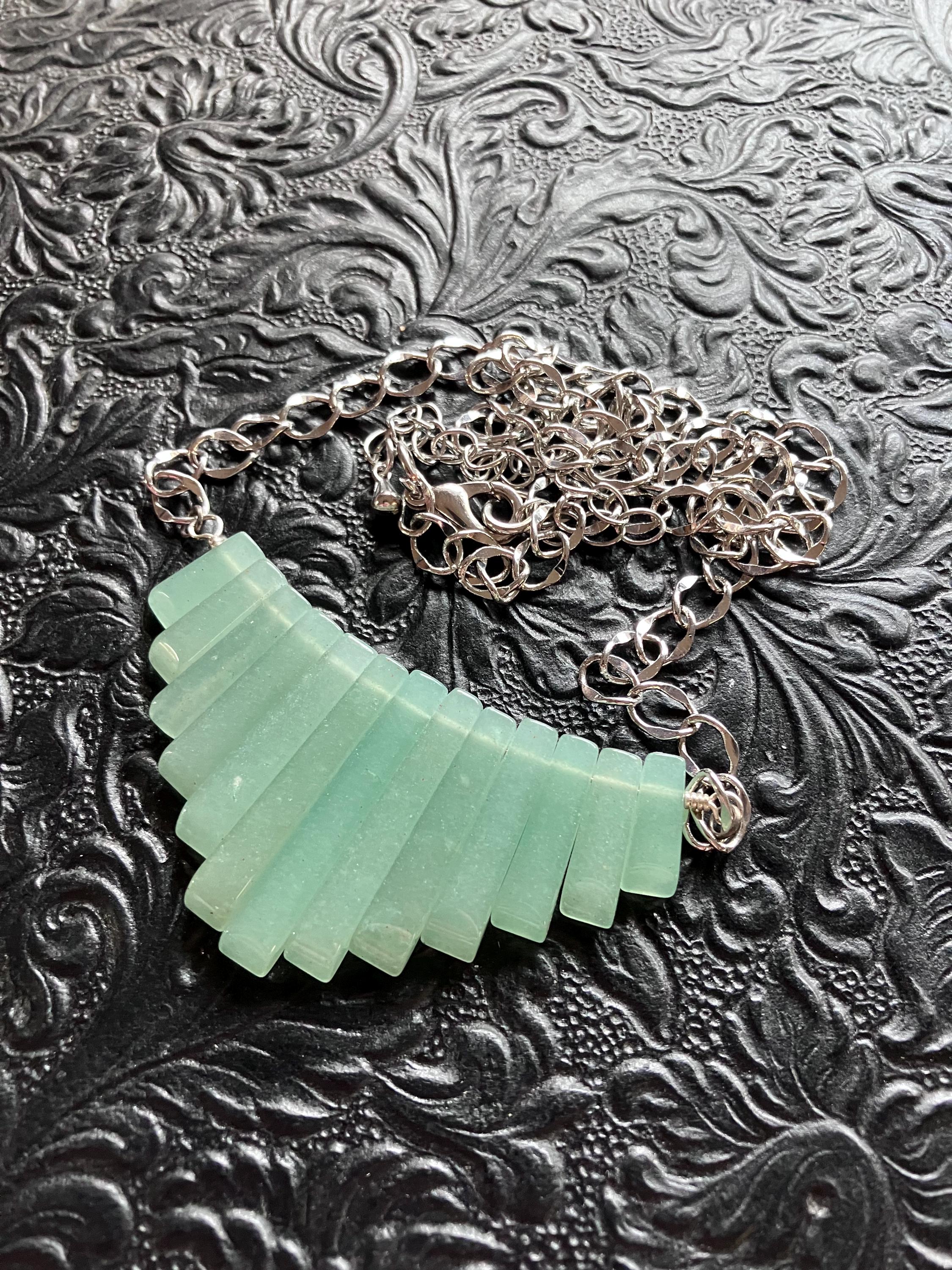 Green Aventurine Crystal Stone And Silver Chain Collar Graduated Necklace