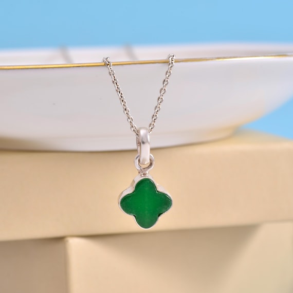 Green Aventurine Clover Pendant: 925 Sterling Silver Necklace