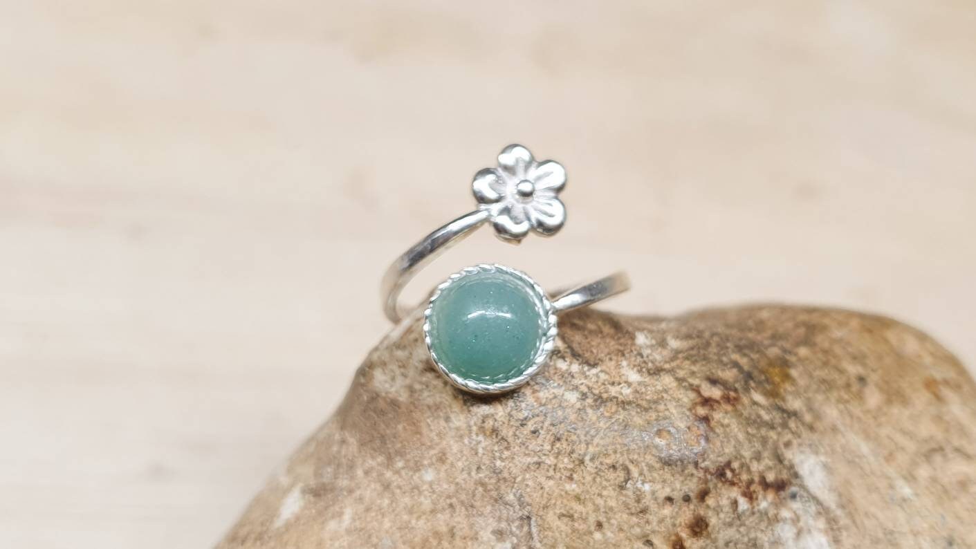 Green Aventurine Flower Ring. Crystal Reiki Jewelry Uk. Adjustable Gemstone 925 Sterling Silver Rings For Women. 8mm Stone.