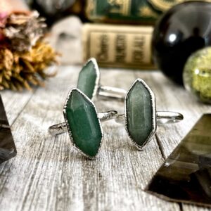 Green Aventurine Point Ring Fine Silver Size 6 7 8 9 10 Foxlark Collection // Witchy Ring Goth Jewelry Punk Crystal Alternative Boho Jewelry Green Aventurine Point Ring Fine Silver Size 6 7 8 9 10 Foxlark Collection // Witchy Ring Goth Jewelry Punk Crystal Alternative Boho Jewelry