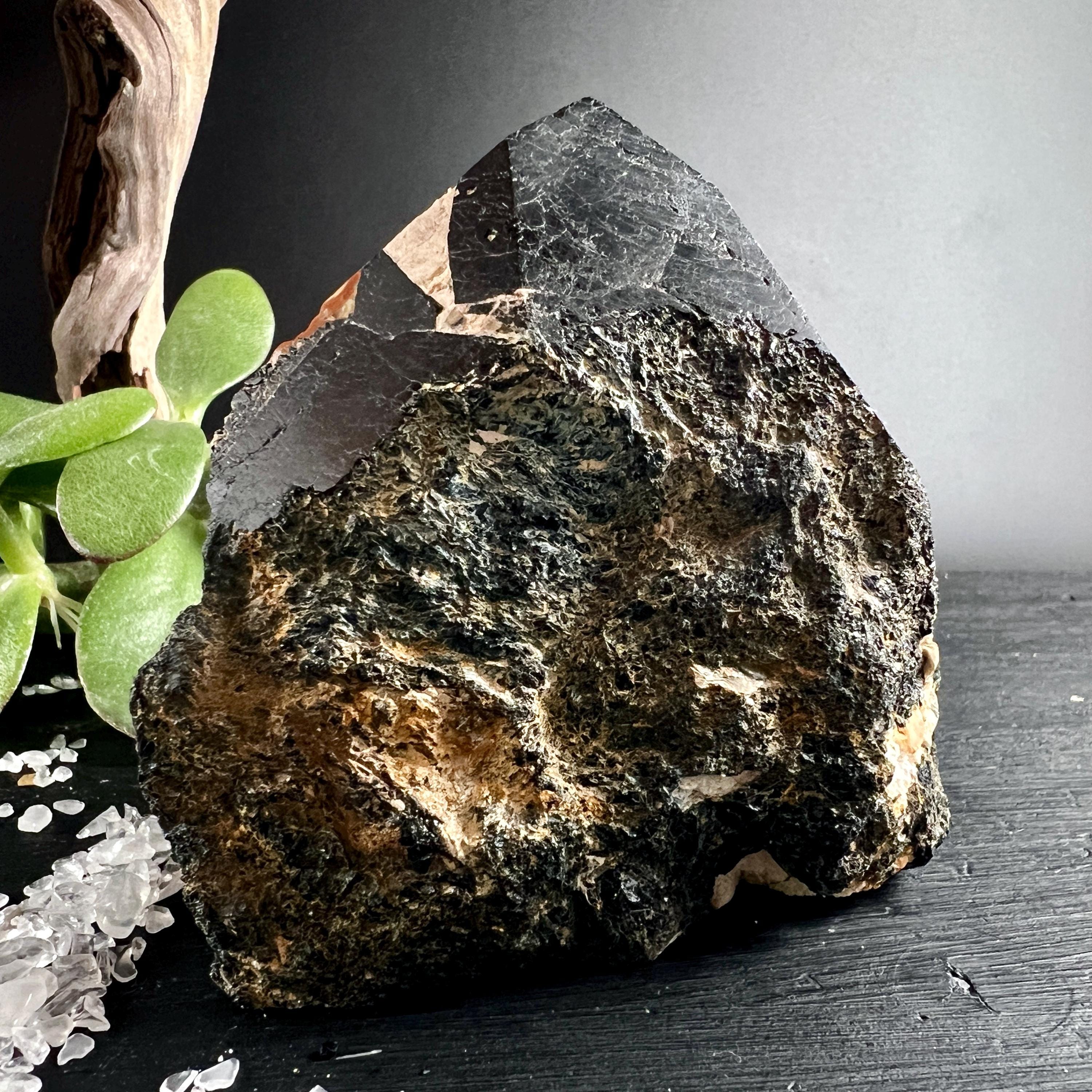 Raw Black Tourmaline Point , Schorl Generator Crystal For Protection