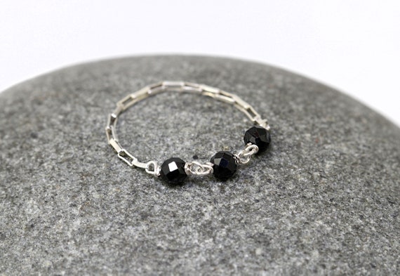 Dainty Black Tourmaline Sterling Silver Chain Ring, Elegant Gemstone Ring, Delicate Black Tourmaline Ring, Minimalist Modern Gemstone Ring